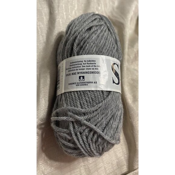 1 Skein Sandnes Garn Smart Superwash Wool Yarn DK Wt. 1042 1098 Lt. Gray - Picture 3 of 7